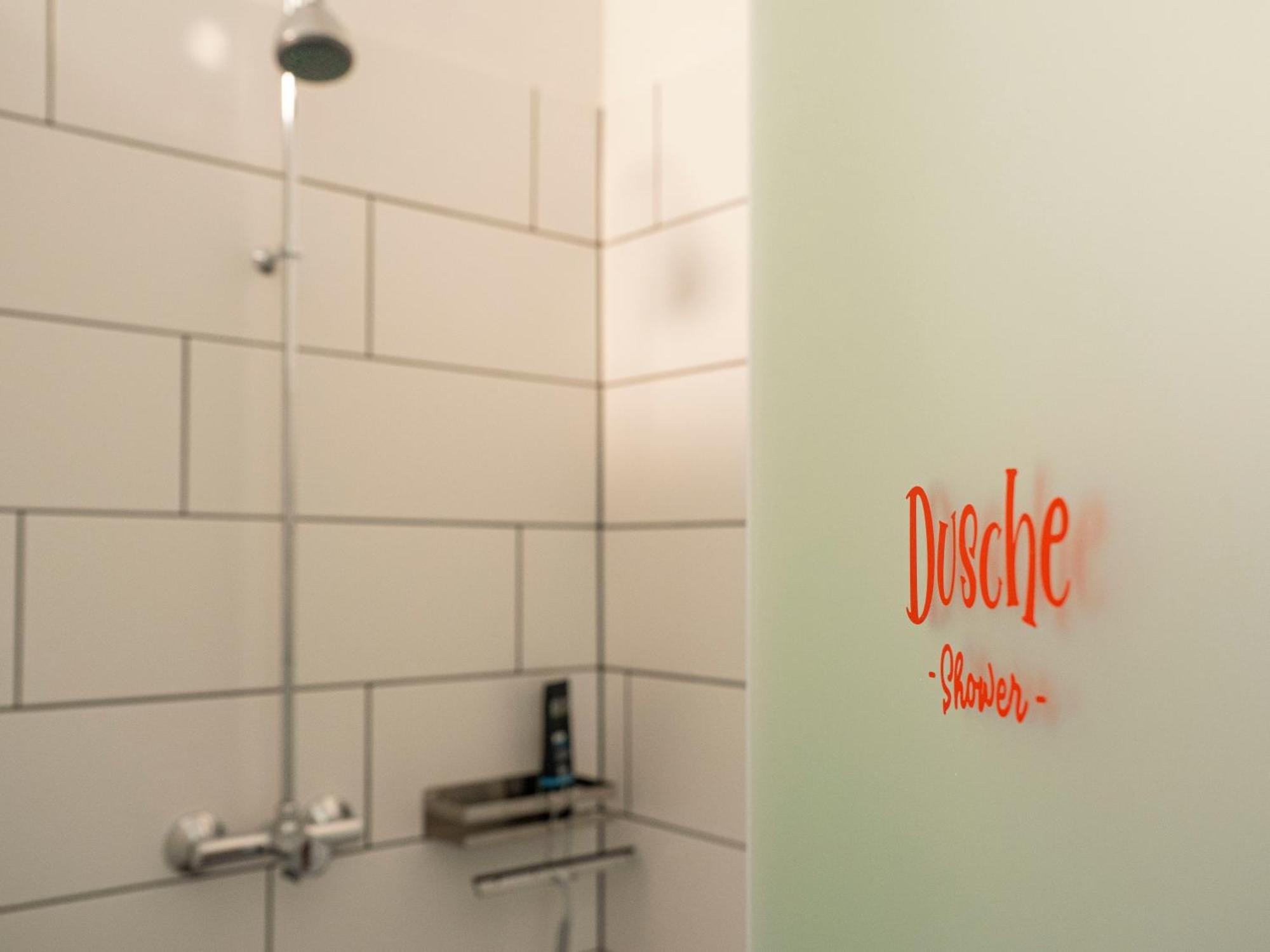 Hinterland Hostel Ратен Стая снимка